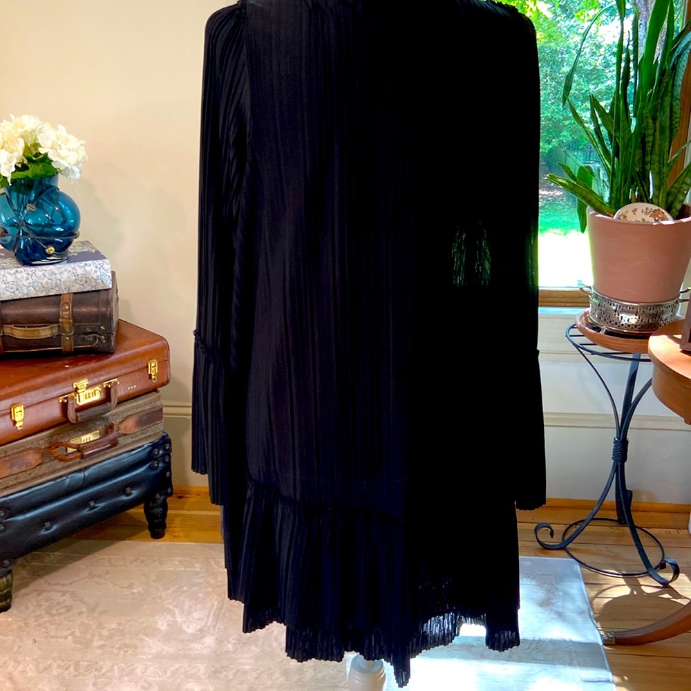 Free People Can't Help It Plisse Black Bell Sleeve Mini Dress Size
Medium - Picture 8 of 9